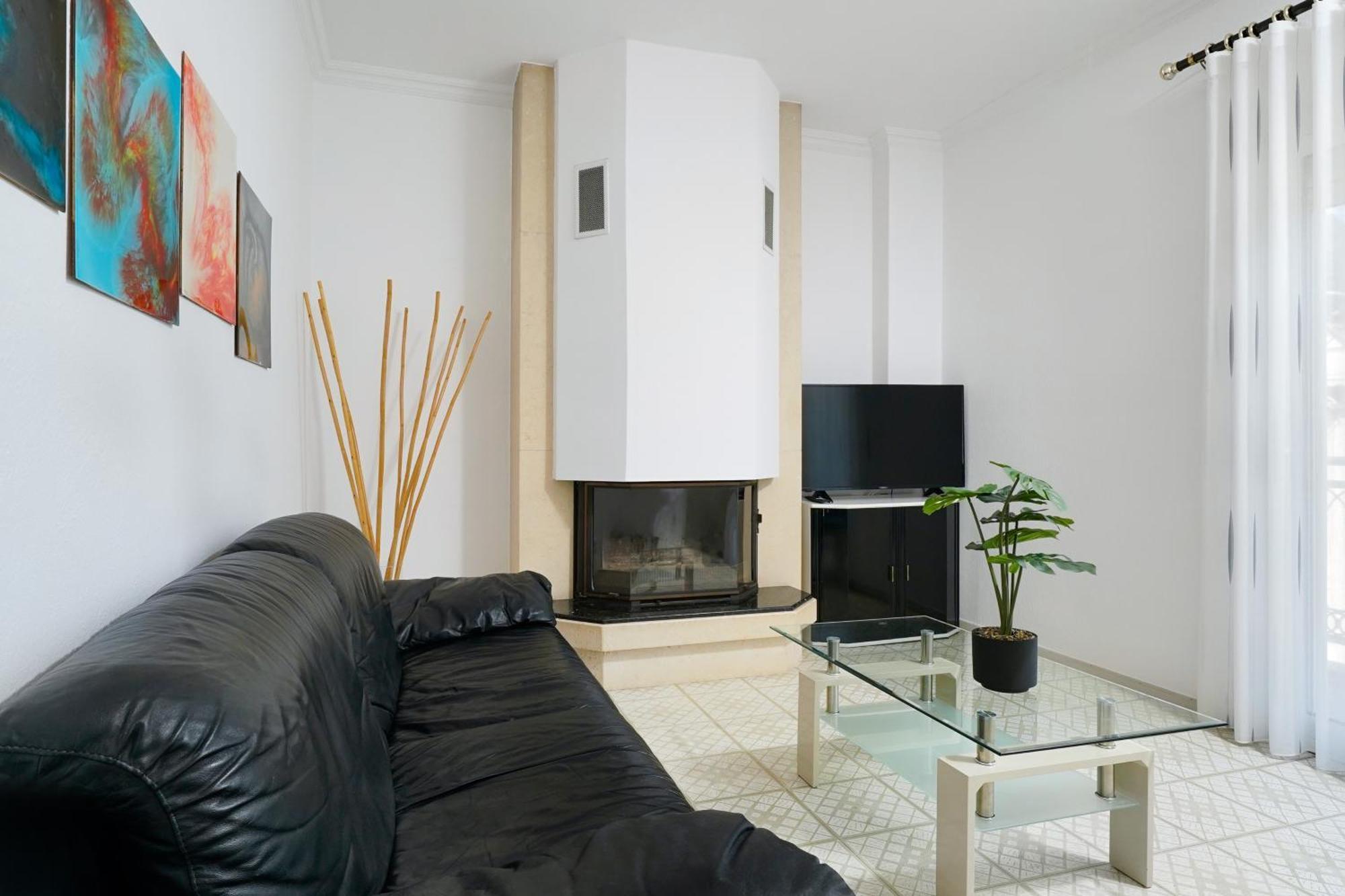 Apartment Mythodea